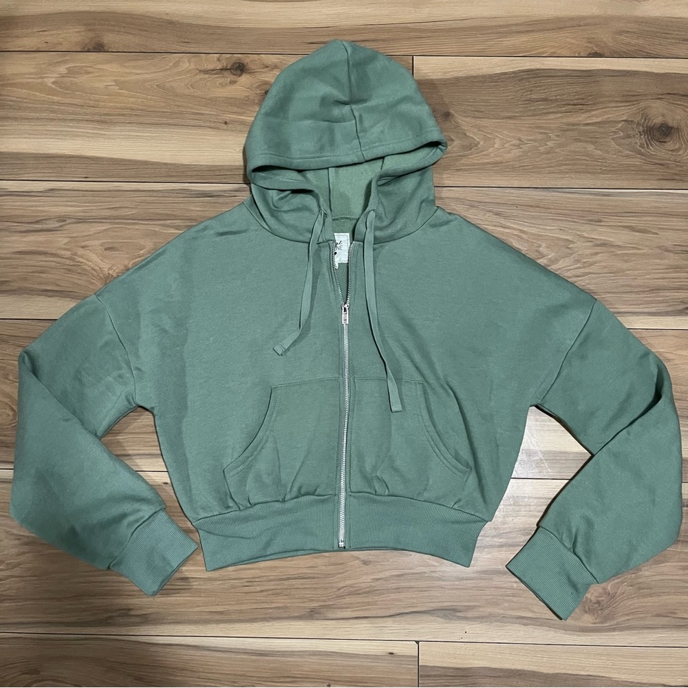 Green Cropped Zip Up Hoodie